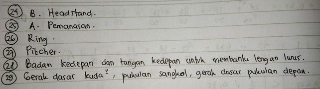 Yang Dipegang Saat Membantu Gerakan Headstand Adalah Studi Indonesia